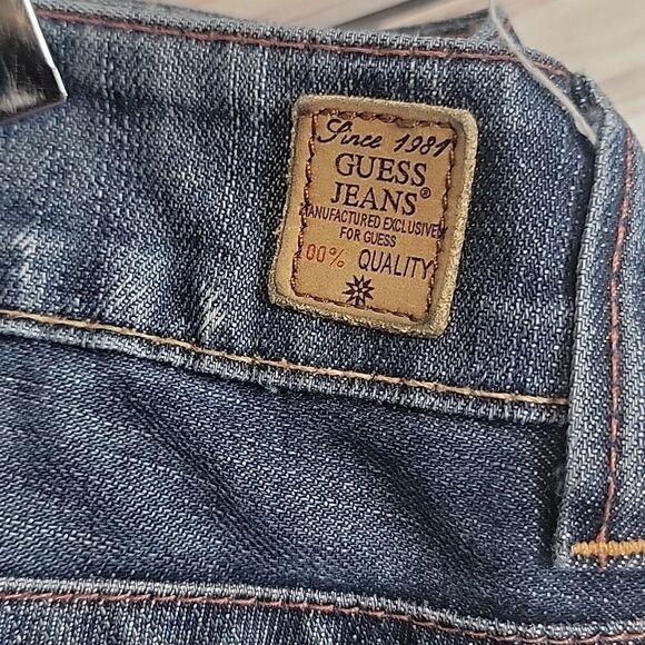 Guess blue denim bootcut jeans distressed Women's Size 29 (Measured 32) - Picture 3 of 16
